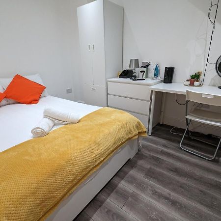 Mile End- Prime Location Hotel London Bagian luar foto