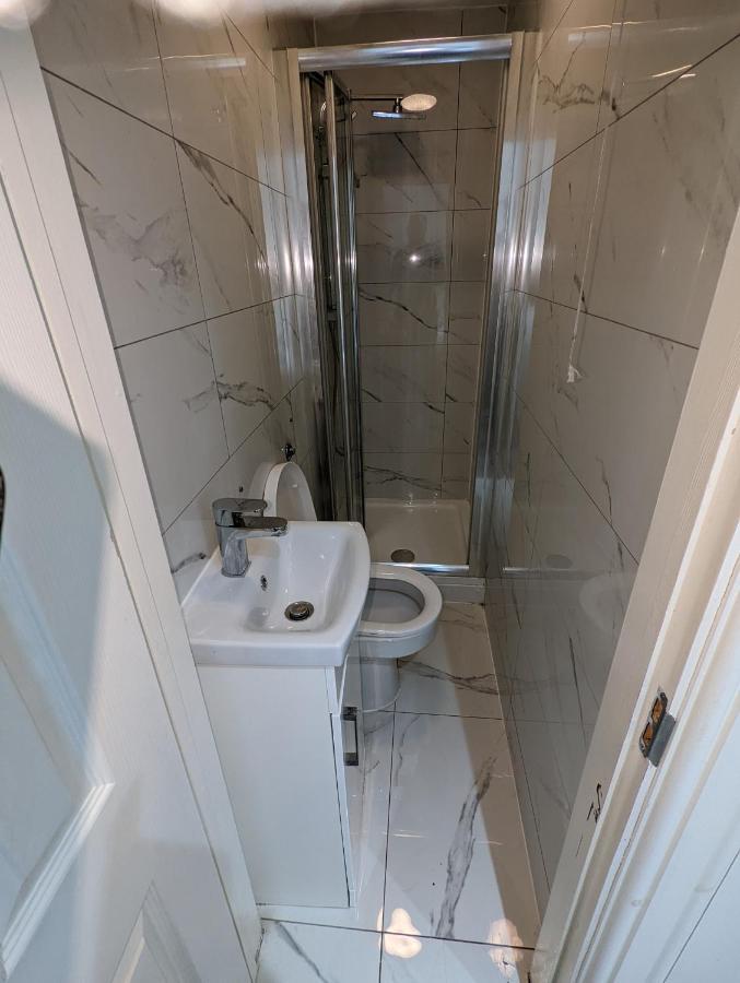 Mile End- Prime Location Hotel London Bagian luar foto
