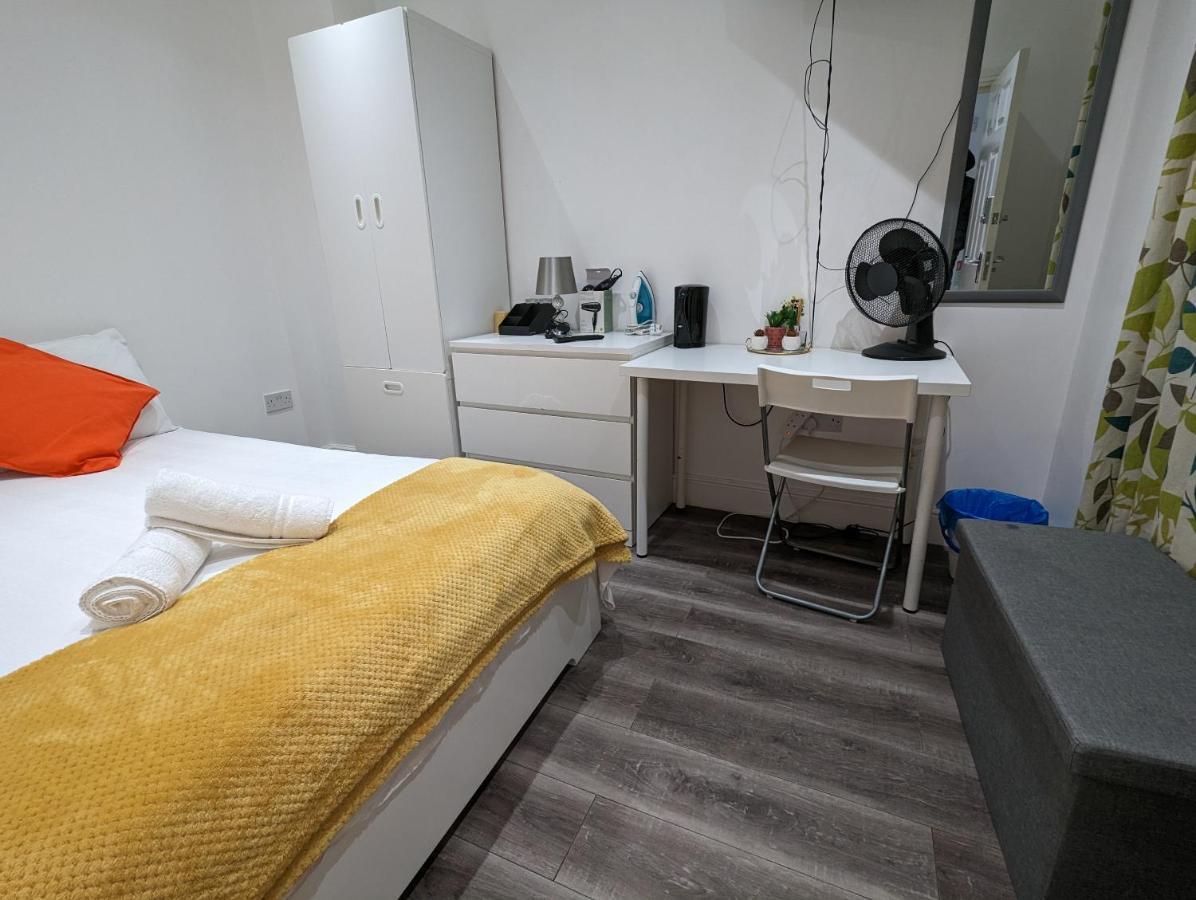 Mile End- Prime Location Hotel London Bagian luar foto